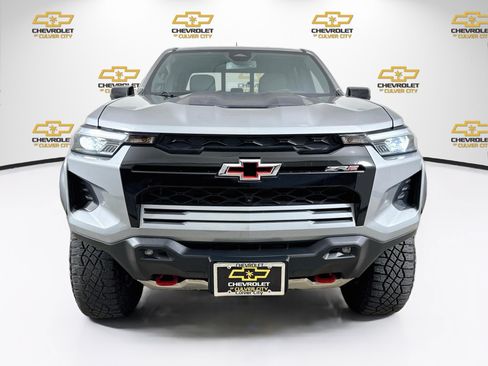 Used 2024 Chevrolet Colorado ZR2 w/ Technology Package AWD/4WD image 2