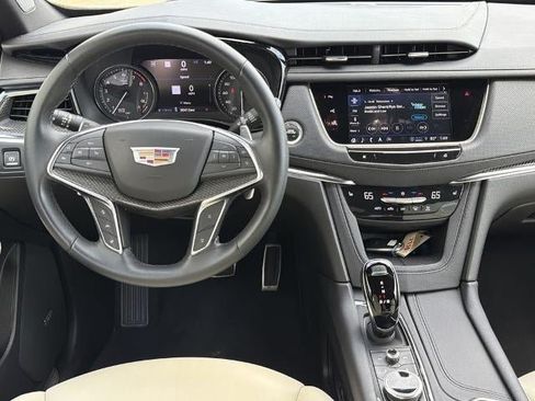 Certified 2023 Cadillac XT5 Sportv w/ Technology Package AWD/4WD image 23