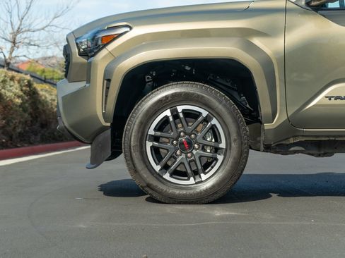 Certified 2025 Toyota Tacoma TRD Sport AWD/4WD image 9