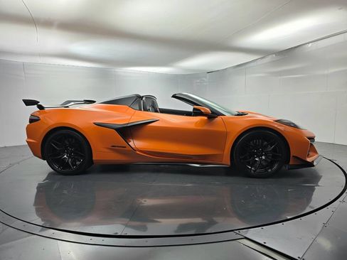 Used 2024 Chevrolet Corvette Z06 w/ Stealth Interior Trim Package RWD image 3