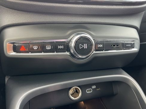 Used 2024 Volvo XC40 B5 Plus w/ Protection Package Premier image 12