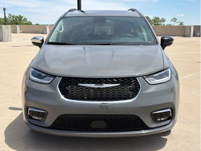 Used 2023 Chrysler Pacifica Limited
