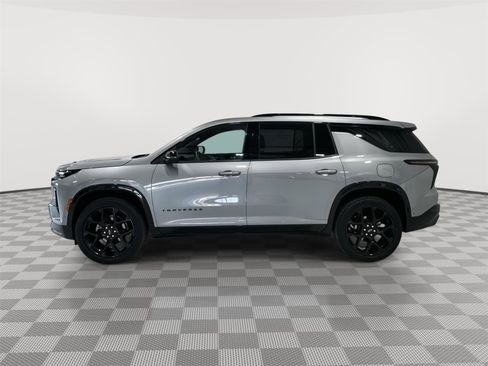 Used 2024 Chevrolet Traverse RS AWD/4WD image 2