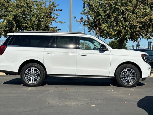 New 2025 Ford Expedition Max Active image 3