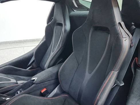 Used 2024 McLaren 750S Spider image 20