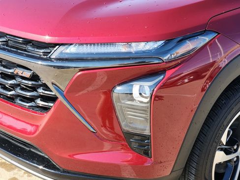 Used 2024 Chevrolet Trax RS image 12