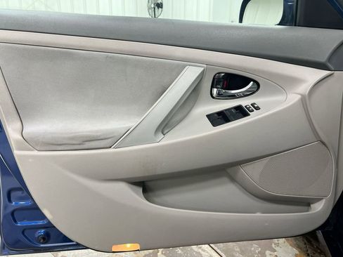 Used 2009 Toyota Camry LE FWD image 19