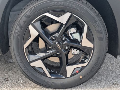 New 2026 Kia Seltos S FWD image 12