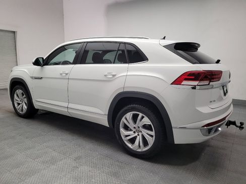 Used 2021 Volkswagen Atlas Cross Sport SE w/ Panoramic Sunroof Package FWD image 3