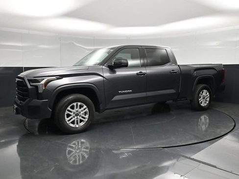 Used 2022 Toyota Tundra SR5 AWD/4WD image 9