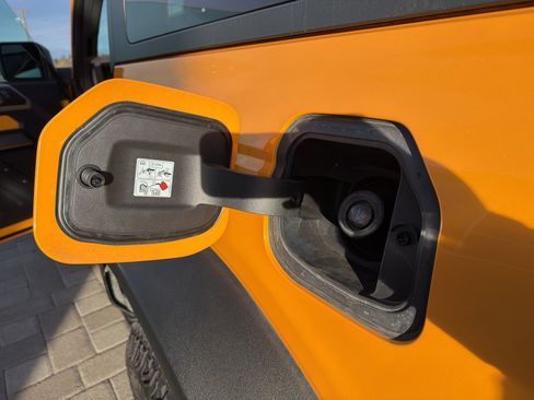 Used 2021 Ford Bronco Wildtrak image 48