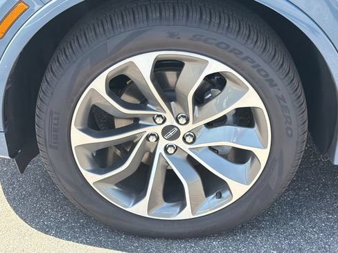 New 2026 Lincoln Aviator AWD w/ Jet Appearance Package image 12