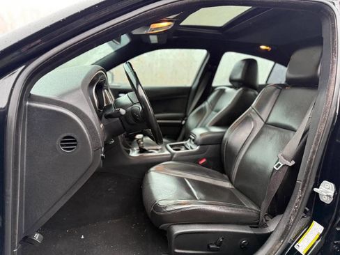 Used 2020 Dodge Charger SXT w/ Leather Interior Group image 2