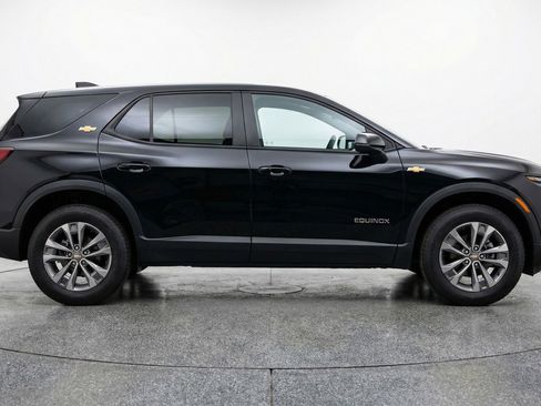Used 2025 Chevrolet Equinox LT FWD image 11