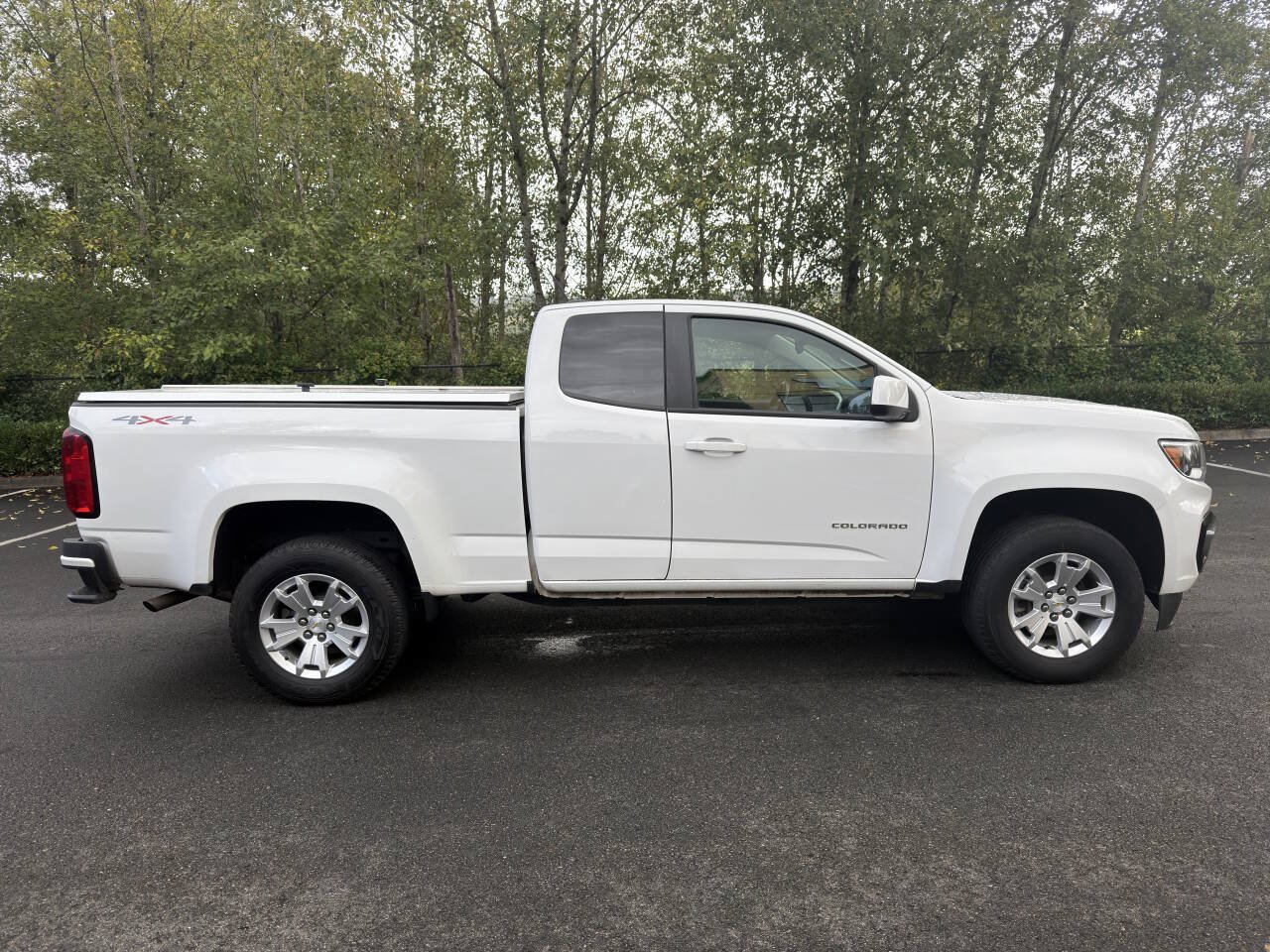 Used 2022 Chevrolet Colorado LT w/ Fleet Safety Package AWD/4WD image 4