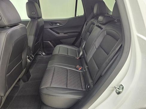 New 2026 Chevrolet Equinox LT w/ Convenience Package II FWD image 3