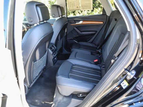 Used 2021 Audi Q5 Premium Plus image 17