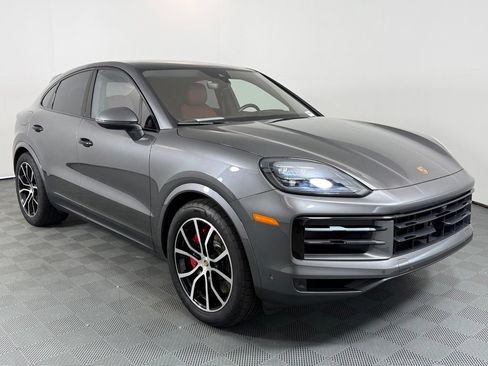 Certified 2025 Porsche Cayenne S AWD/4WD image 9
