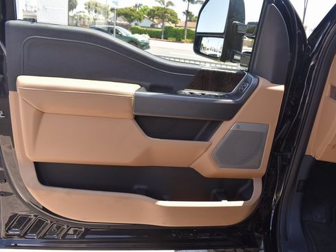 Used 2025 Ford F450 Lariat w/ FX4 Off-Road Package image 23