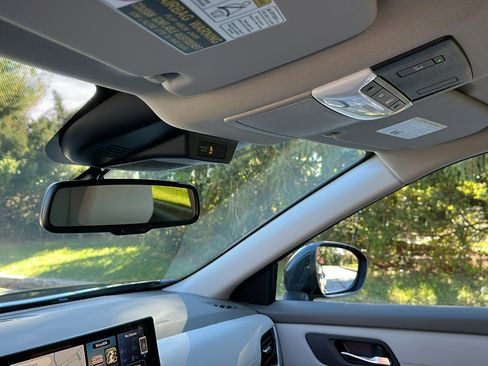 Certified 2025 Nissan Rogue SL image 21