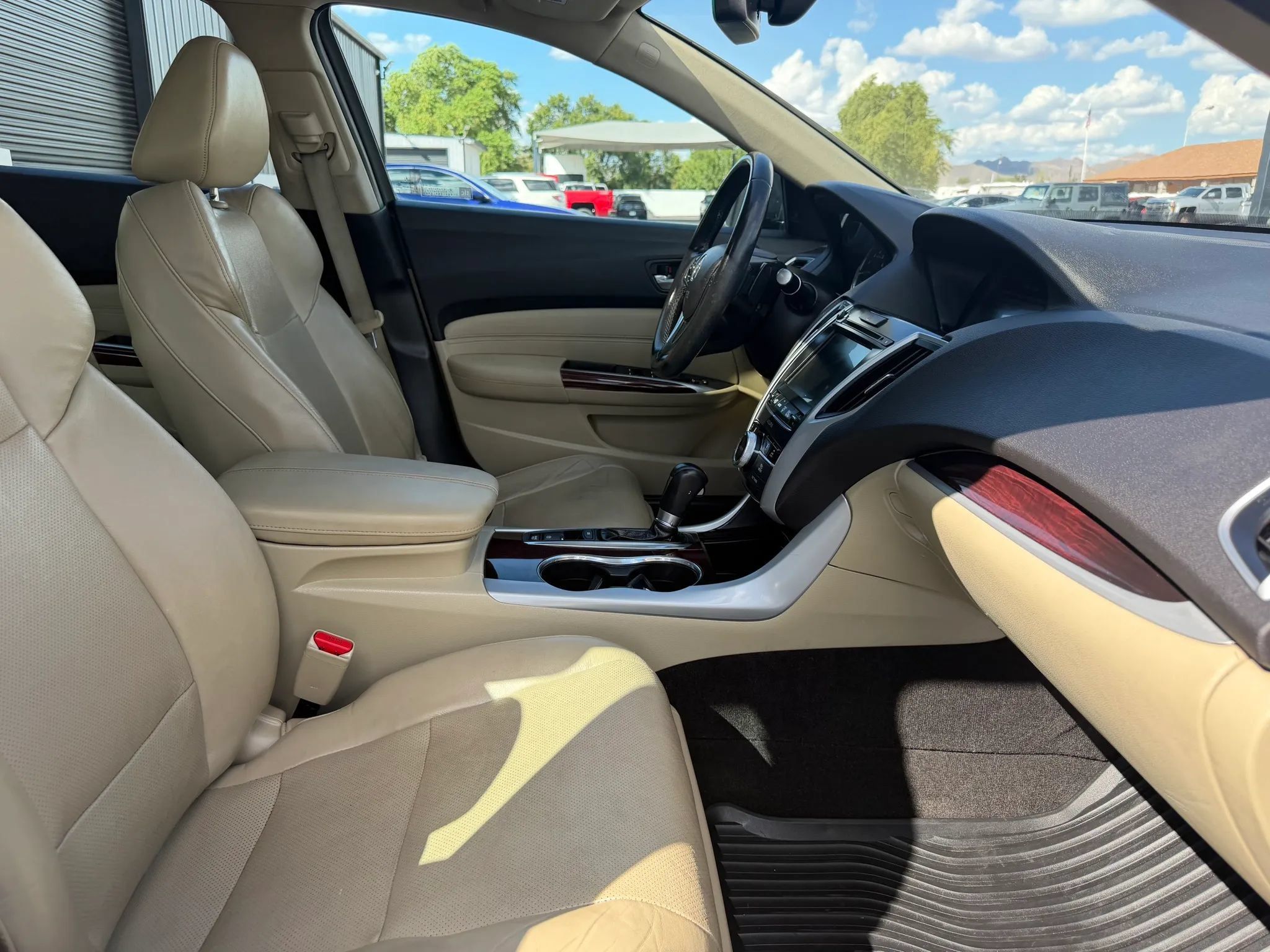 Used 2017 Acura TLX w/ Technology Package FWD image 25