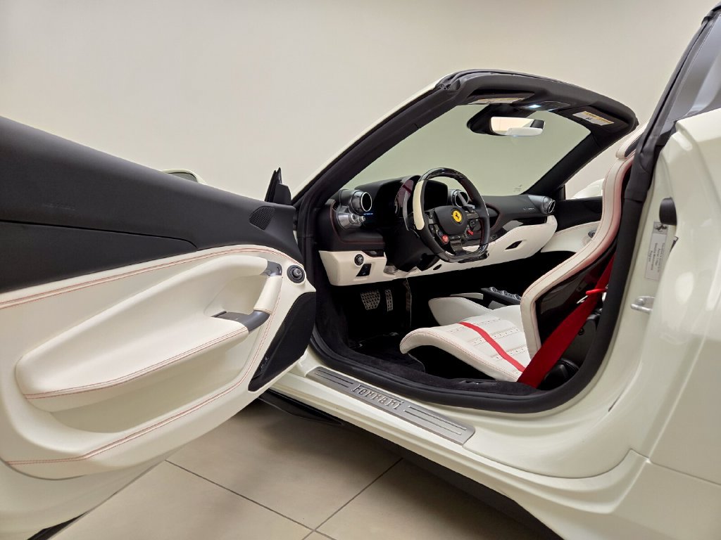 Used 2022 Ferrari F8 Tributo RWD image 18