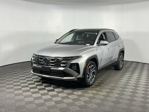 Used 2025 Hyundai Tucson Limited image 10