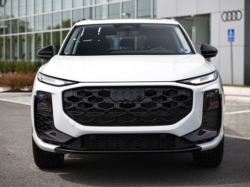 New 2026 Audi Q3 quattro 2.0T AWD/4WD image 13