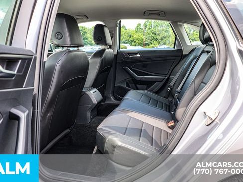 Used 2024 Volkswagen Jetta SE FWD image 18
