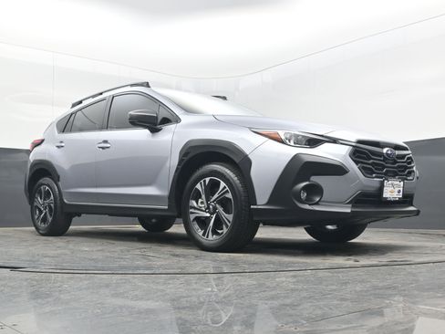 Used 2025 Subaru Crosstrek 2.0i Premium w/ Crosstrek Mirror Package image 24