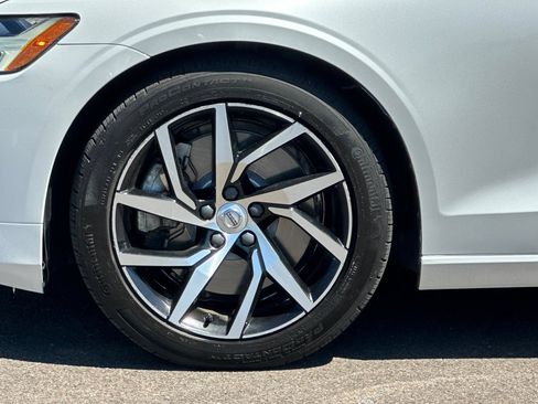 Used 2019 Volvo S60 T6 Momentum w/ Multimedia Package AWD/4WD image 24