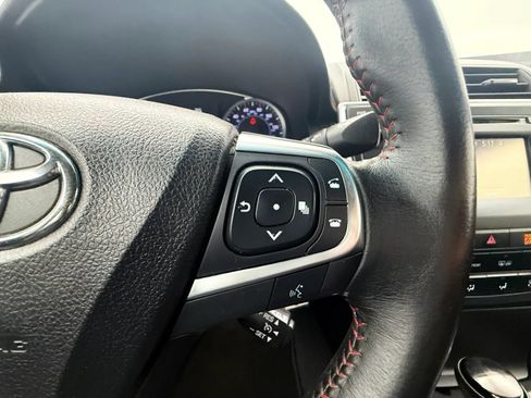 Used 2015 Toyota Camry SE FWD image 22