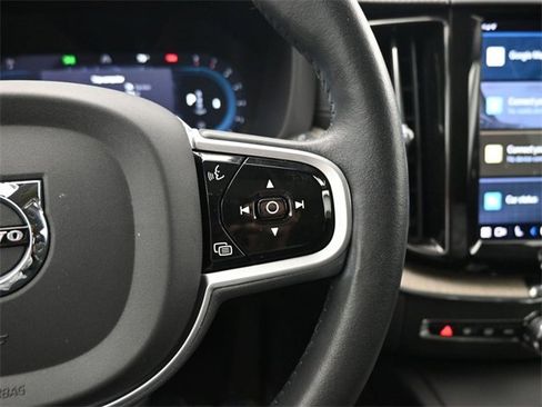 Used 2022 Volvo XC60 B6 Inscription w/ Advanced Package image 27