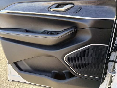 Used 2022 Jeep Grand Cherokee L Limited image 19