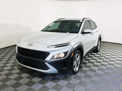 Used 2023 Hyundai Kona SEL FWD image 7