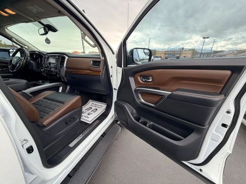 Used 2017 Nissan Titan Platinum Reserve w/ Off-Road Package image 18