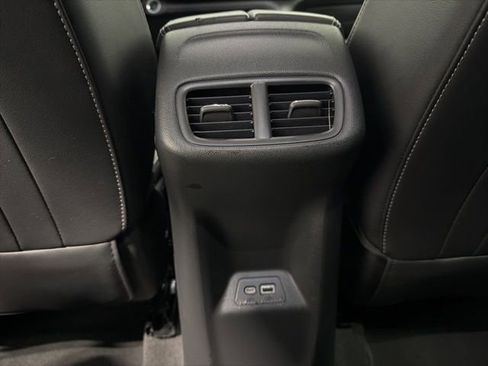 Used 2023 Buick Envision Essence image 26