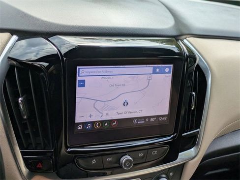 Used 2022 Chevrolet Traverse Premier image 21