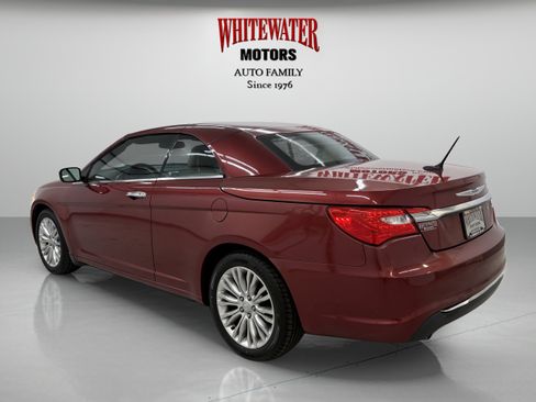 Used 2011 Chrysler 200 Limited FWD image 4