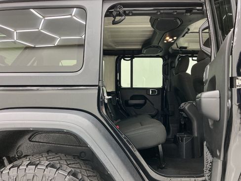 Used 2019 Jeep Wrangler Unlimited Sport S AWD/4WD image 21