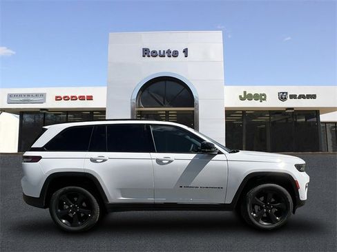 New 2025 Jeep Grand Cherokee Limited w/ Luxury Tech Group II image 7