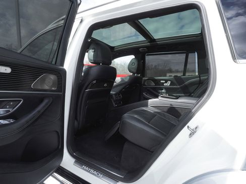 Used 2023 Mercedes-Benz Maybach GLS 600 4MATIC image 40