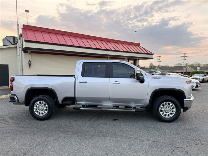 Used 2023 Chevrolet Silverado 2500 LT w/ Convenience Package AWD/4WD image 4