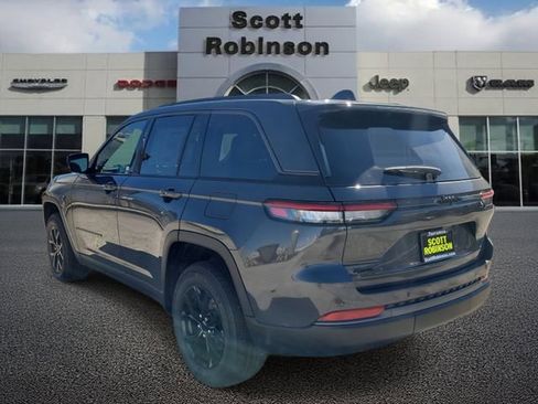 New 2026 Jeep Grand Cherokee Laredo image 3