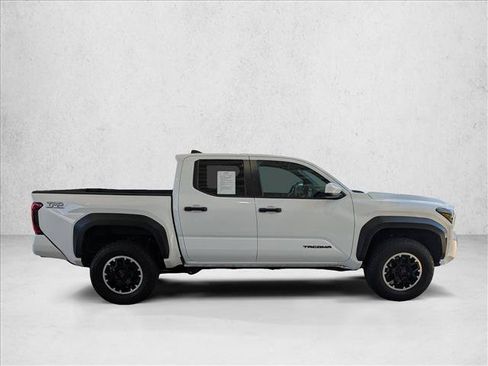 Used 2024 Toyota Tacoma TRD Off-Road AWD/4WD image 4