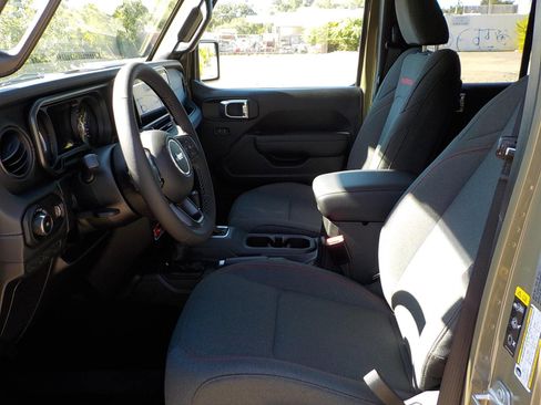 New 2025 Jeep Wrangler Unlimited Rubicon w/ Technology Group image 18