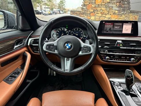 Used 2019 BMW 530i xDrive w/ M Sport Package image 14