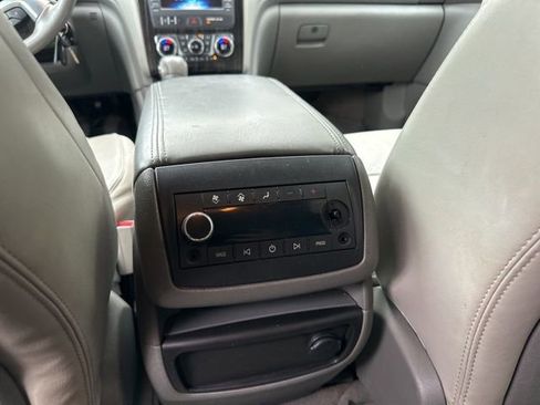 Used 2013 Chevrolet Traverse LTZ AWD/4WD image 21