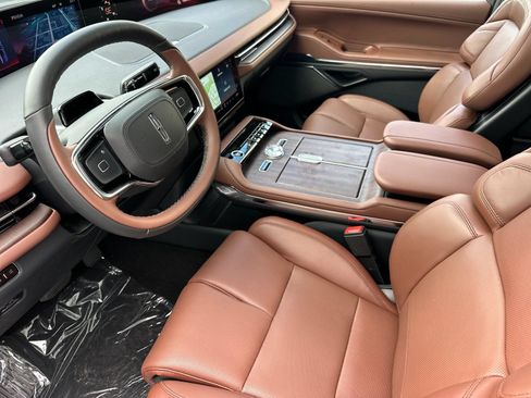 New 2026 Lincoln Navigator L Reserve AWD/4WD image 9