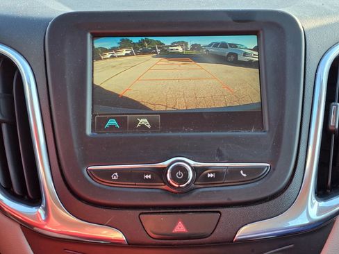 Used 2018 Chevrolet Equinox LS FWD image 16
